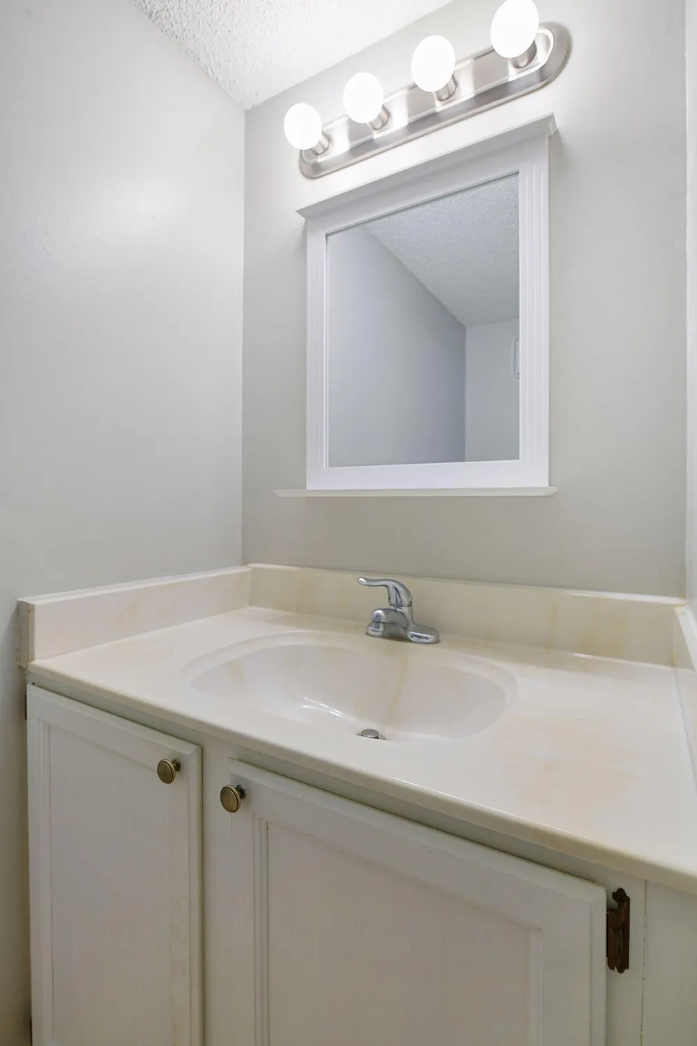 13316 Zenith Lane Eden Prairie, MN 55346