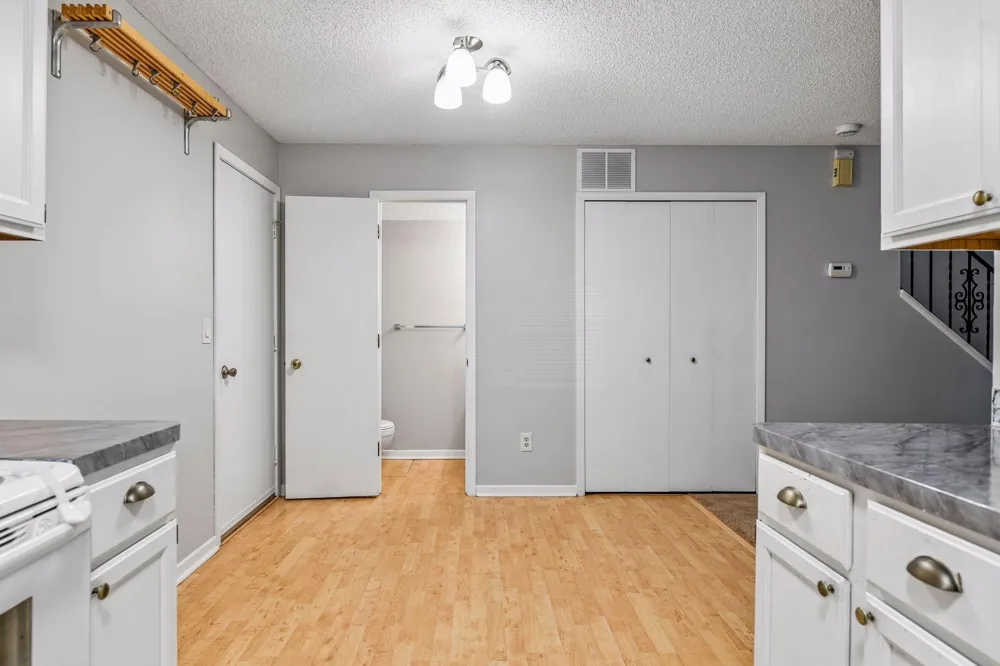 13316 Zenith Lane Eden Prairie, MN 55346
