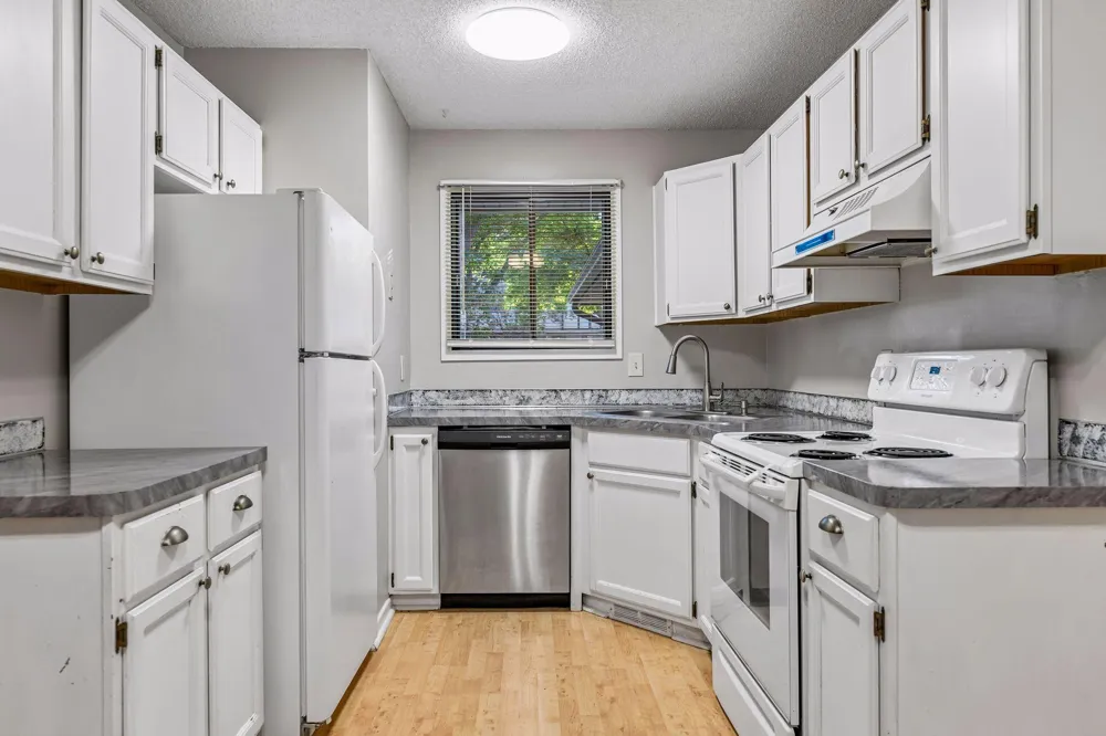 13316 Zenith Lane Eden Prairie, MN 55346