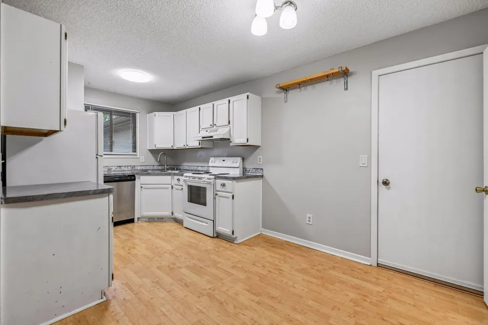 13316 Zenith Lane Eden Prairie, MN 55346