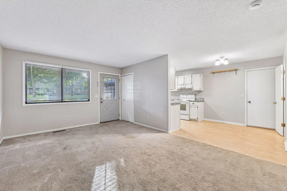 13316 Zenith Lane Eden Prairie, MN 55346
