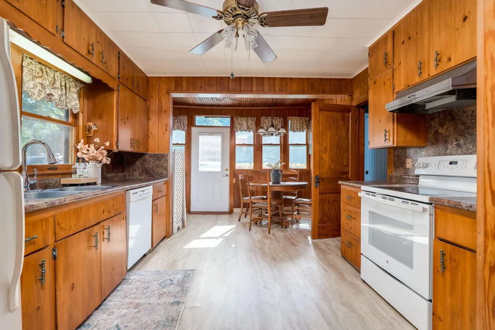 911 Reed Street Waterville, MN 56096