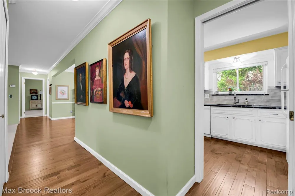 1711 Huntingwood Lane #C Bloomfield Charter Township, MI 48304