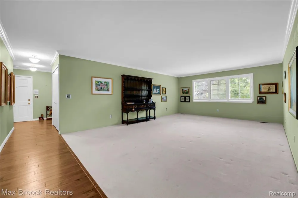 1711 Huntingwood Lane #C Bloomfield Charter Township, MI 48304
