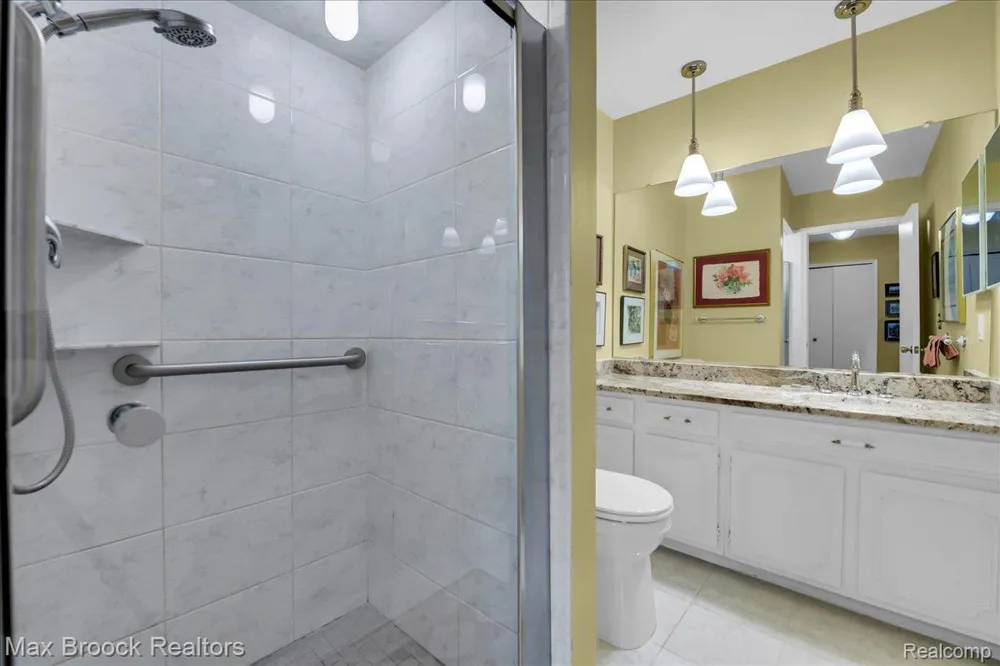 1711 Huntingwood Lane #C Bloomfield Charter Township, MI 48304