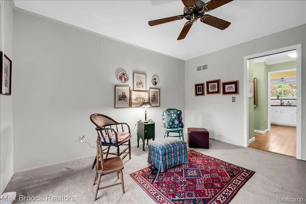 1711 Huntingwood Lane #C Bloomfield Charter Township, MI 48304