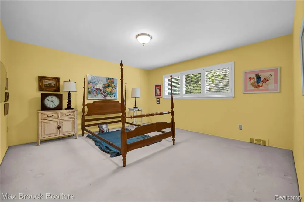 1711 Huntingwood Lane #C Bloomfield Charter Township, MI 48304
