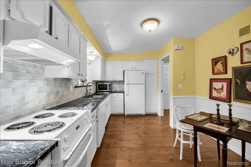1711 Huntingwood Lane #C Bloomfield Charter Township, MI 48304