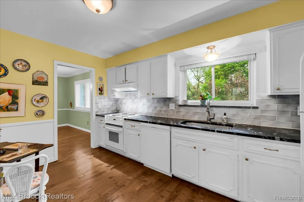 1711 Huntingwood Lane #C Bloomfield Charter Township, MI 48304