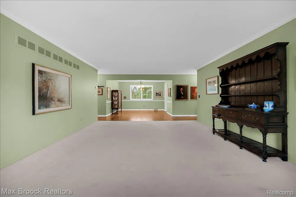 1711 Huntingwood Lane #C Bloomfield Charter Township, MI 48304