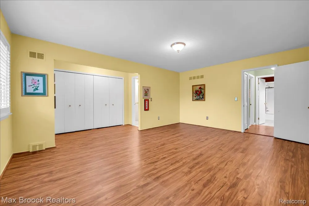 1711 Huntingwood Lane #C Bloomfield Charter Township, MI 48304