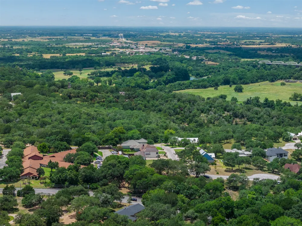 110 Kathleen Avenue La Grange, TX 78945