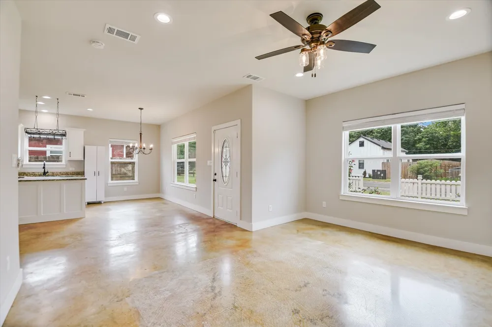 103 East Street Smithville, TX 78957
