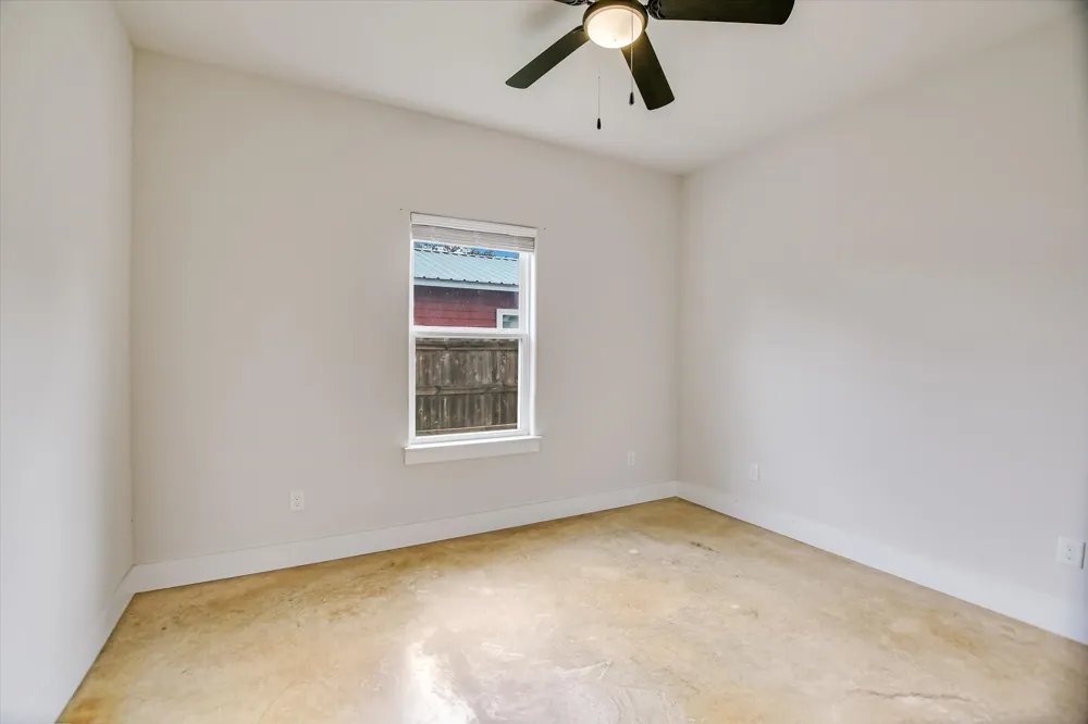 103 East Street Smithville, TX 78957