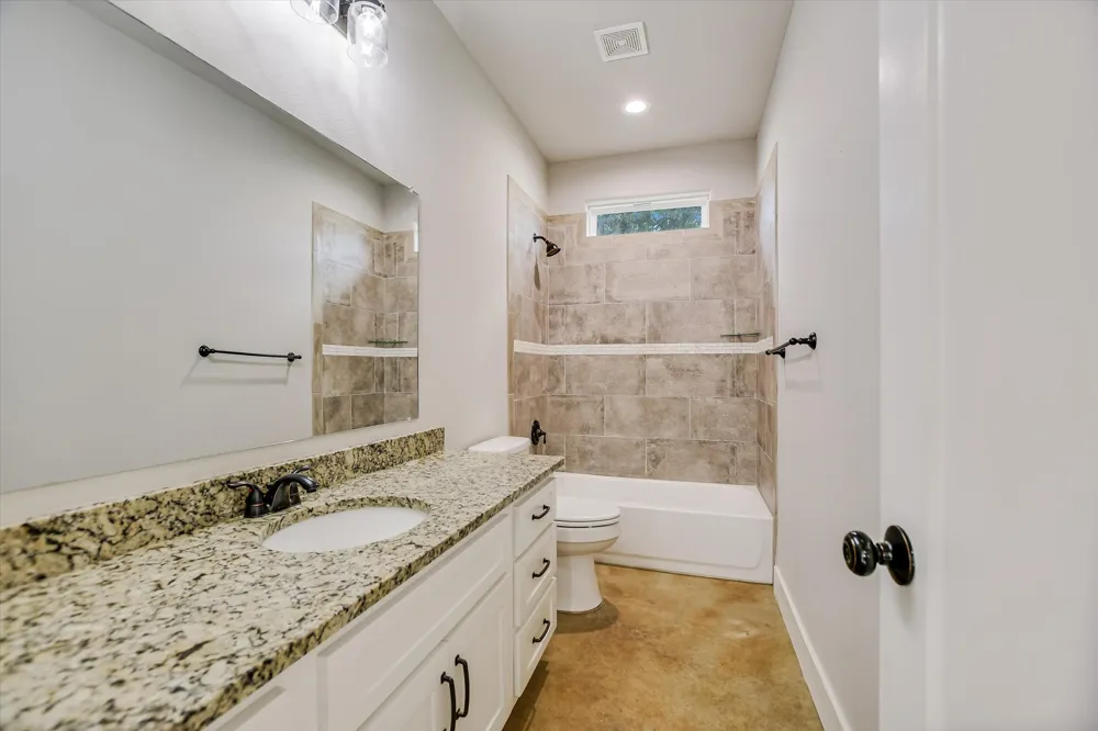 103 East Street Smithville, TX 78957