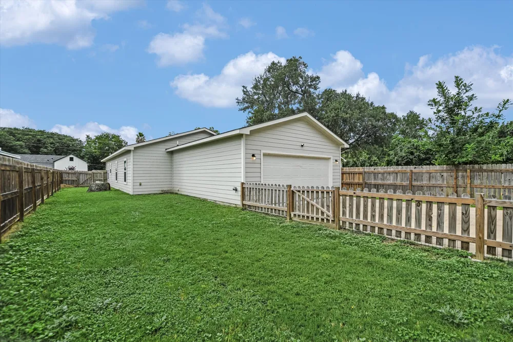 103 East Street Smithville, TX 78957