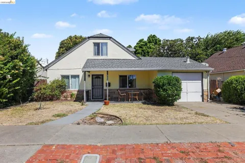 3879 Shasta Cir
