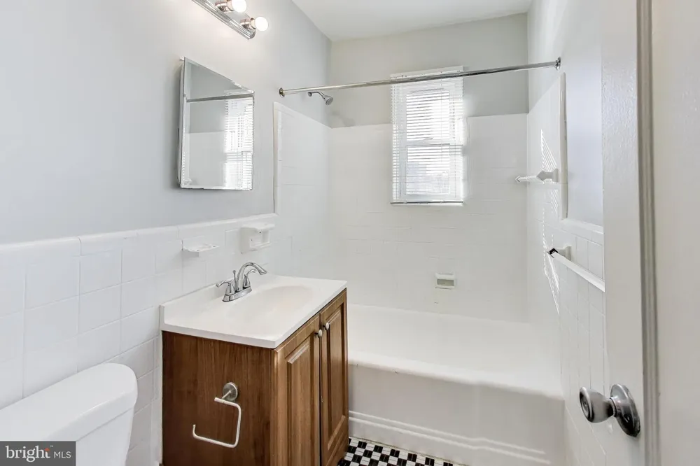 1724 N QUINN STREET #105 Arlington, VA 22209