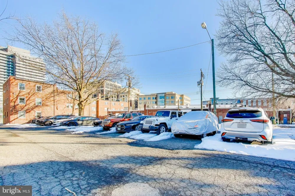 1724 N QUINN STREET #105 Arlington, VA 22209