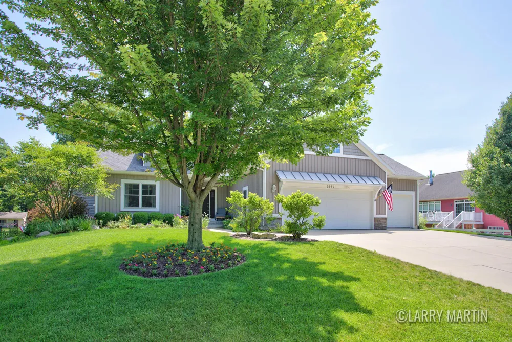 5982 Canal Avenue SW Grandville, MI 49418