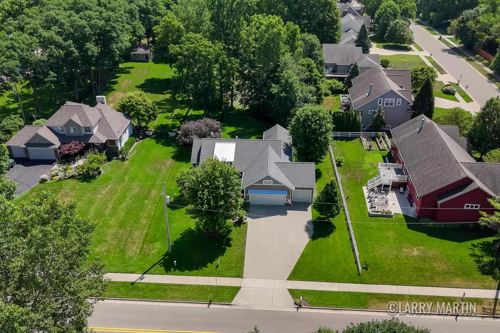 5982 Canal Avenue SW Grandville, MI 49418