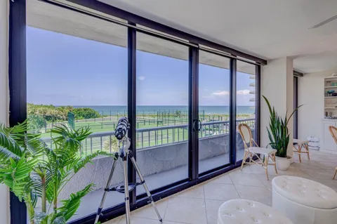 5550 Ocean Drive #3c