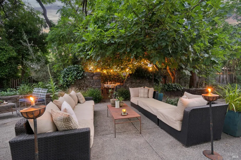 9245 Los Guilicos Avenue Kenwood, CA 95452