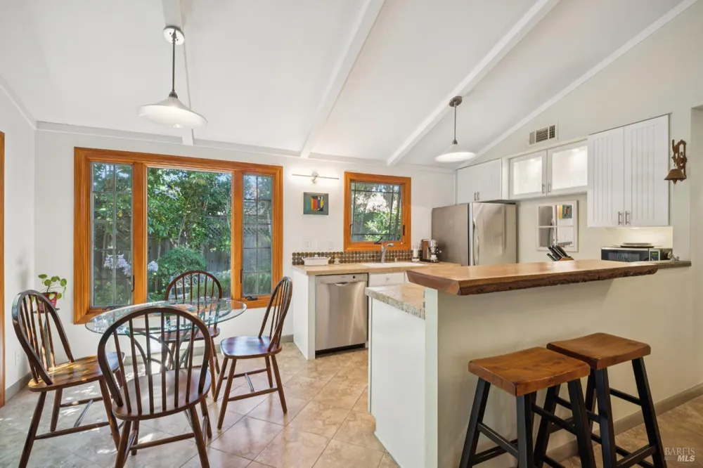 9245 Los Guilicos Avenue Kenwood, CA 95452