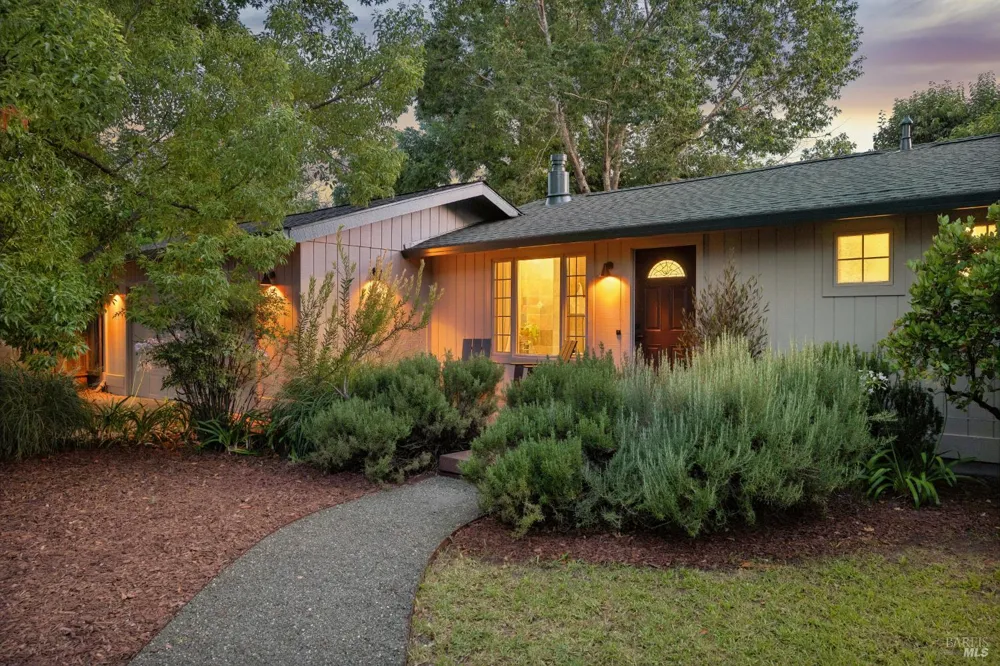 9245 Los Guilicos Avenue Kenwood, CA 95452
