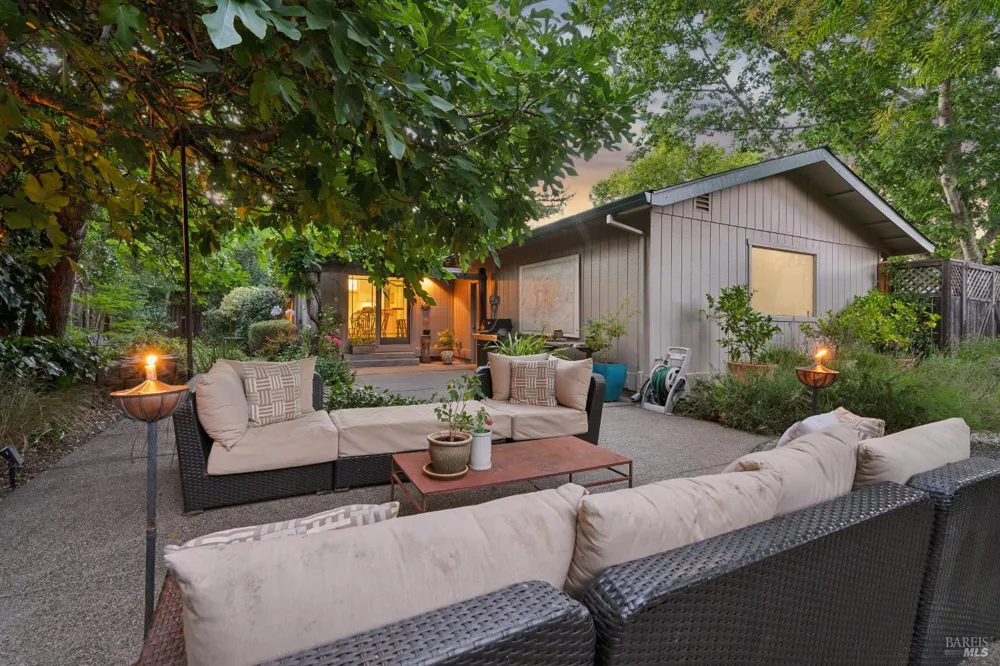 9245 Los Guilicos Avenue Kenwood, CA 95452
