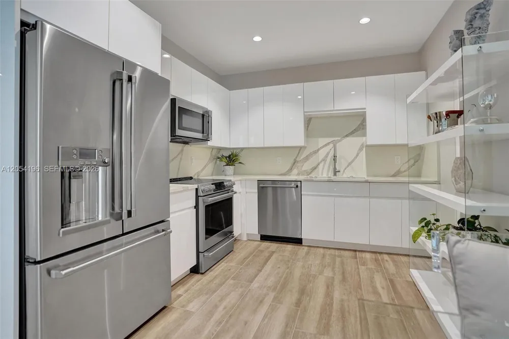 41 SW Seminole St #209 304 310 Stuart, FL 34994