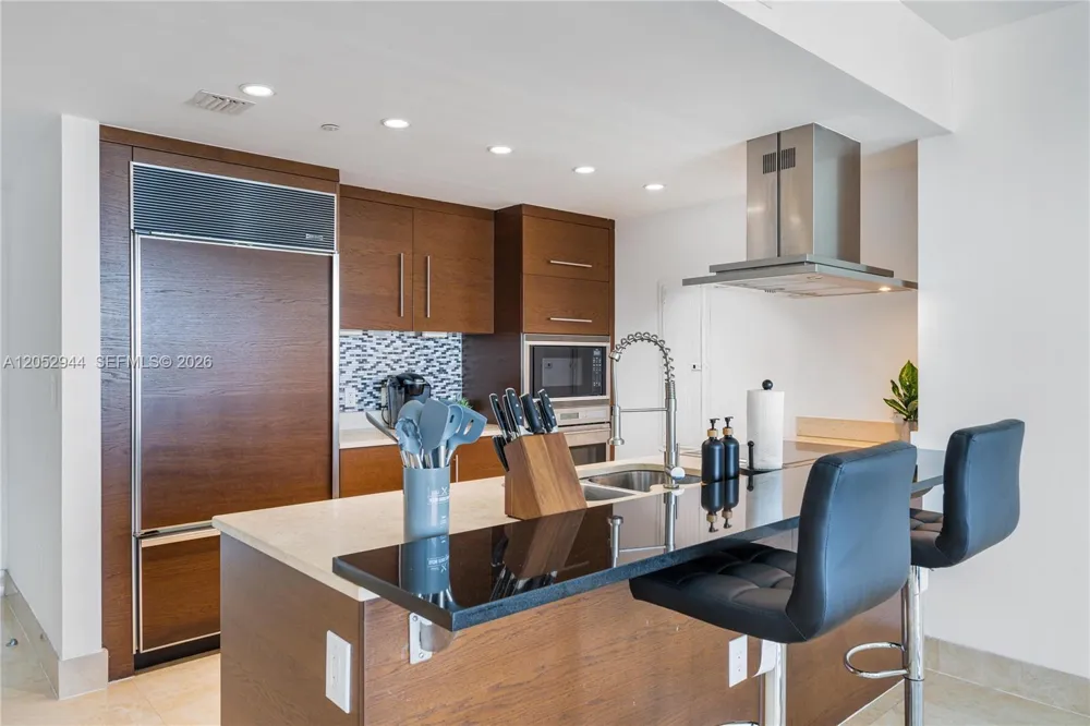 495 Brickell #5705 Miami, FL 33131
