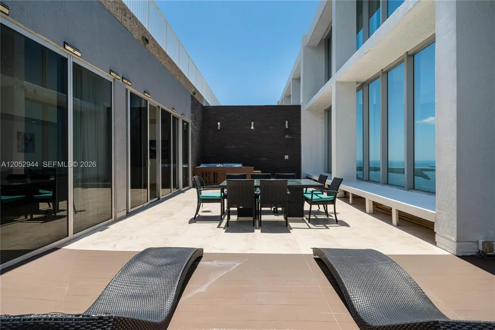 495 Brickell #5705 Miami, FL 33131