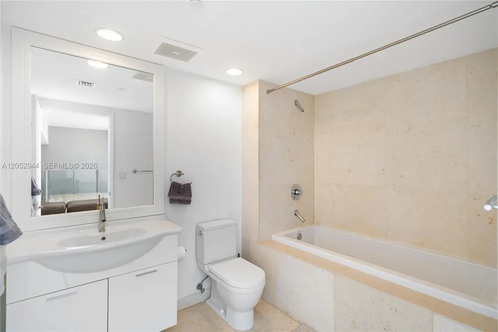 495 Brickell #5705 Miami, FL 33131