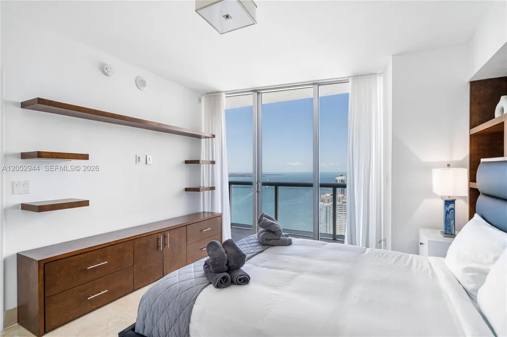 495 Brickell #5705 Miami, FL 33131