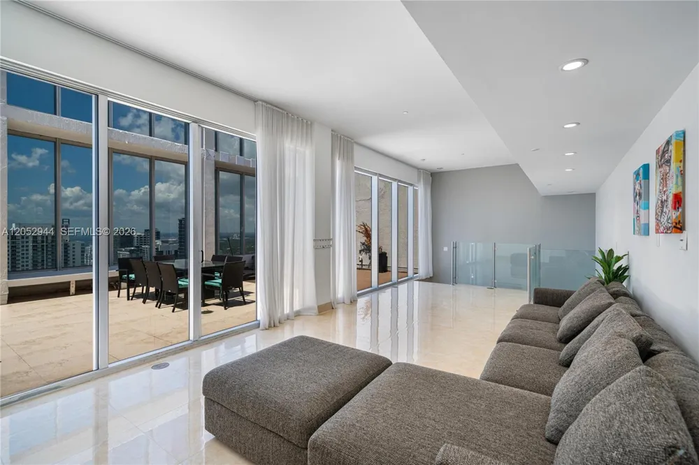 495 Brickell #5705 Miami, FL 33131