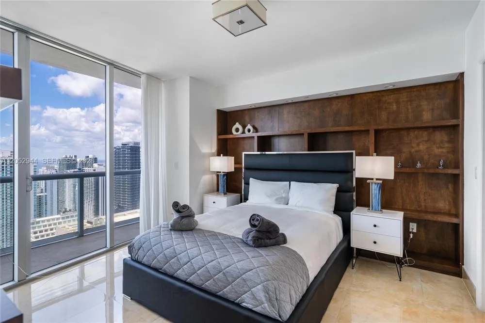 495 Brickell #5705 Miami, FL 33131