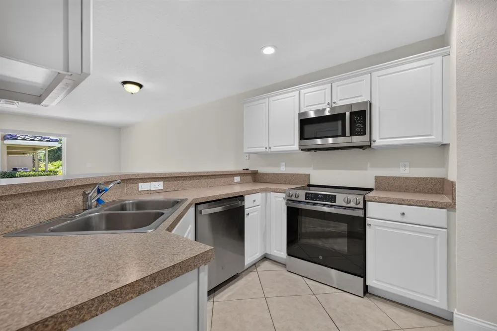 2786 SE Birmingham Drive Stuart, FL 34994