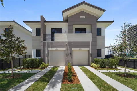 2735 SW 23rd Ter