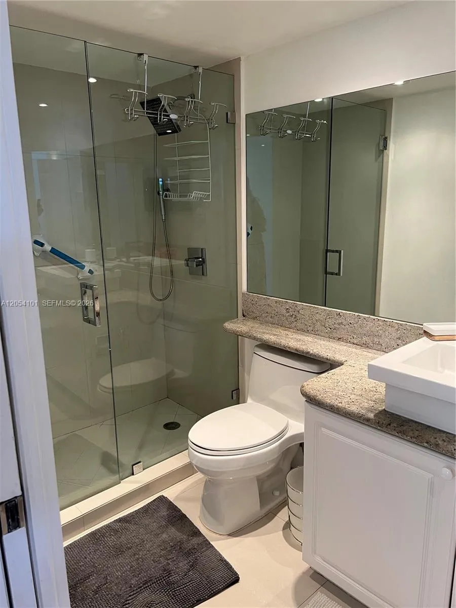 19901 E Country Club Dr #2401 Aventura, FL 33180