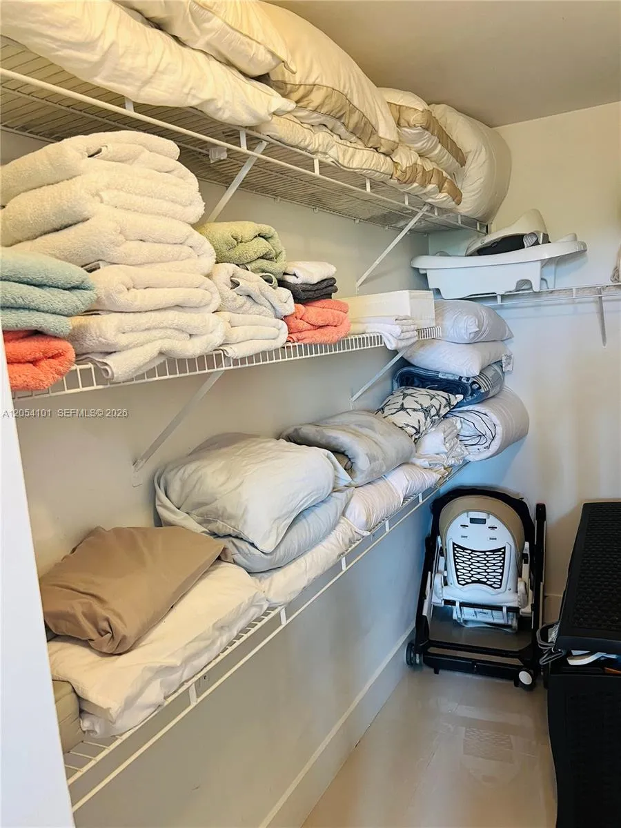 19901 E Country Club Dr #2401 Aventura, FL 33180