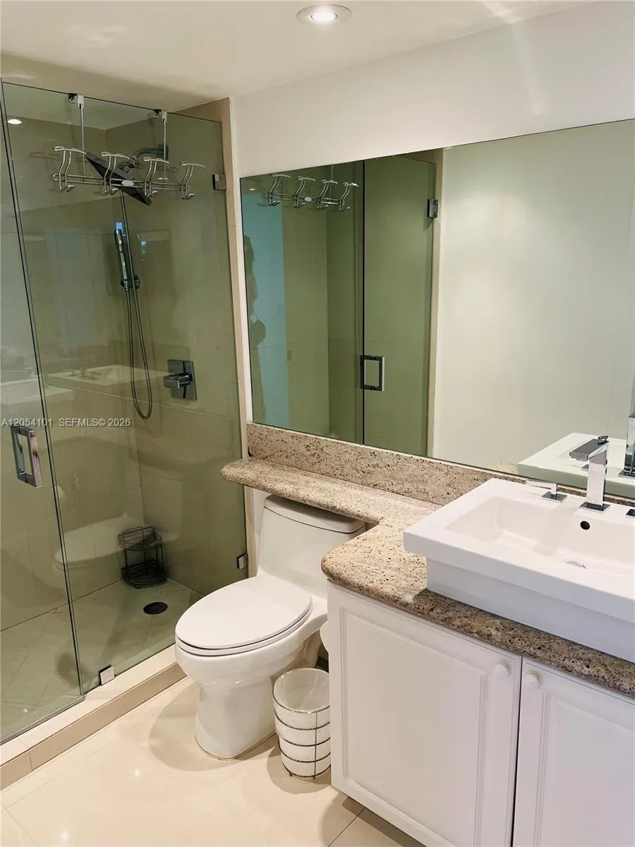 19901 E Country Club Dr #2401 Aventura, FL 33180
