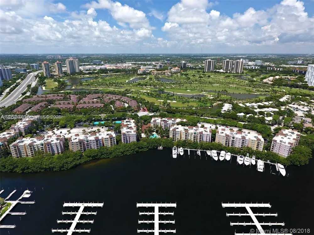 19901 E Country Club Dr #2401 Aventura, FL 33180