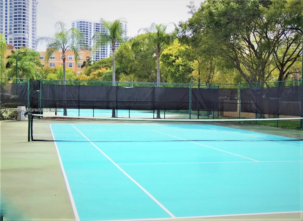 19901 E Country Club Dr #2401 Aventura, FL 33180