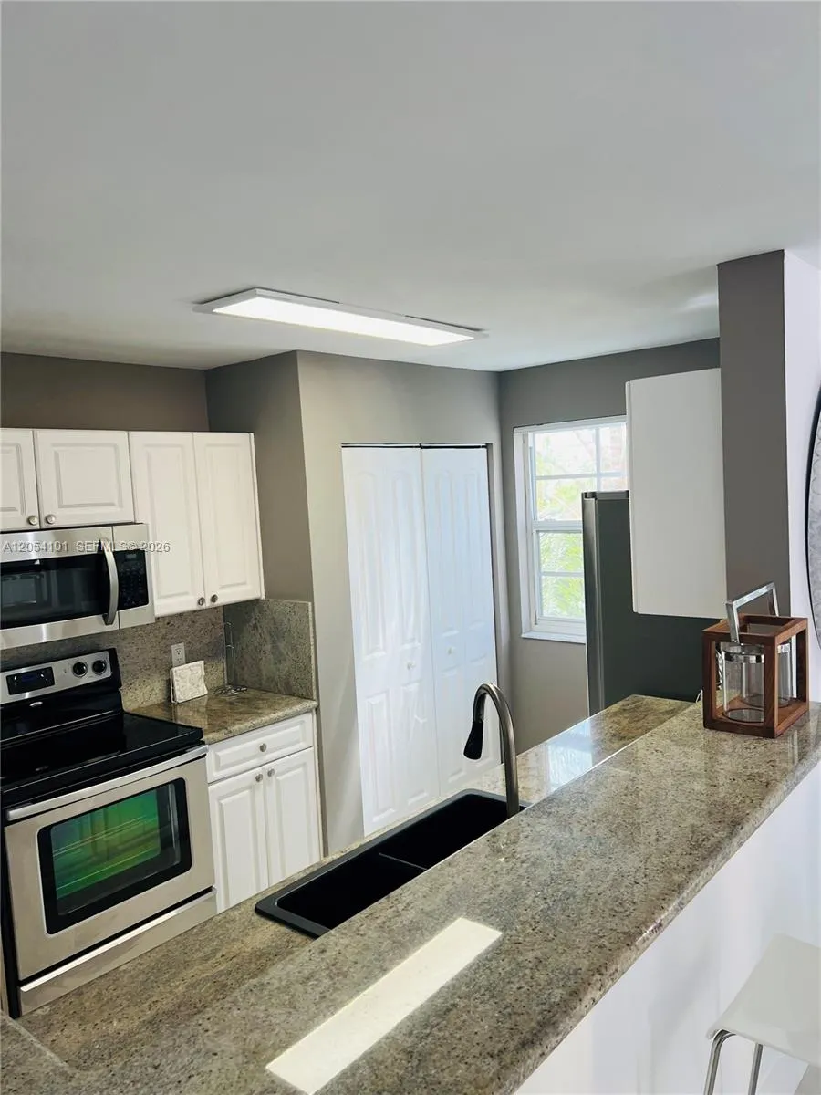 19901 E Country Club Dr #2401 Aventura, FL 33180