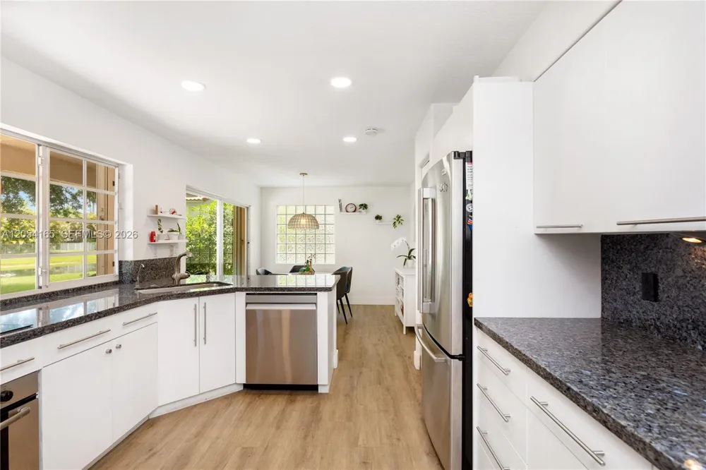 524 Water Pt Weston, FL 33326