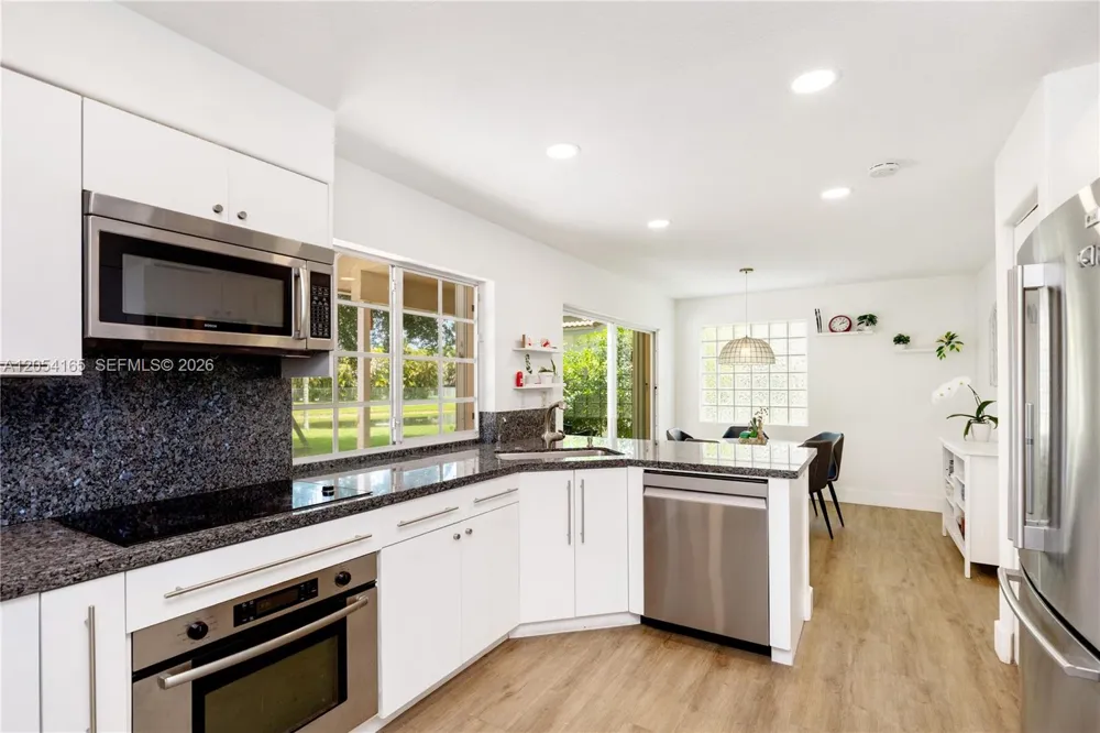 524 Water Pt Weston, FL 33326