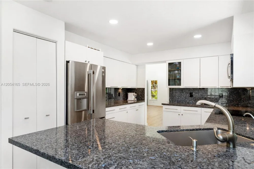 524 Water Pt Weston, FL 33326