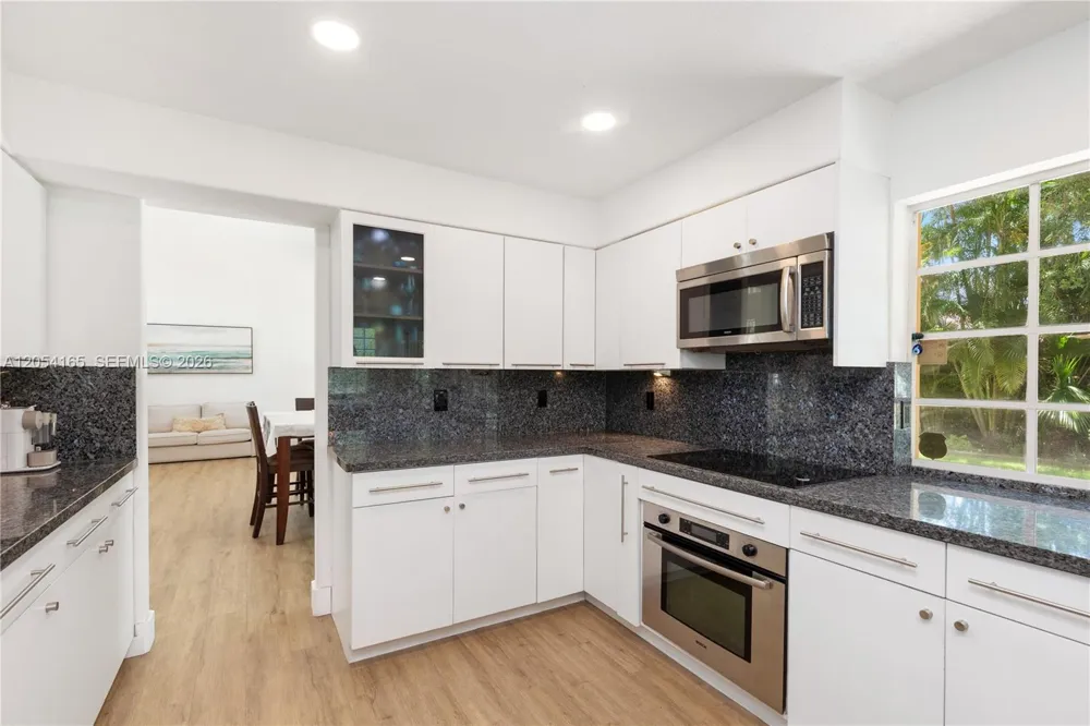 524 Water Pt Weston, FL 33326