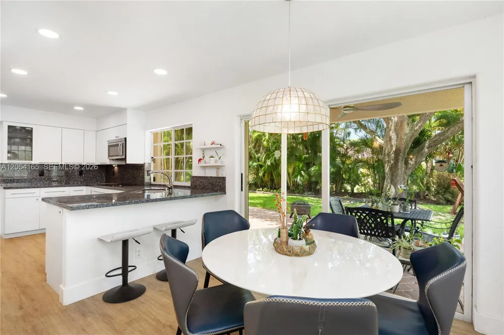 524 Water Pt Weston, FL 33326